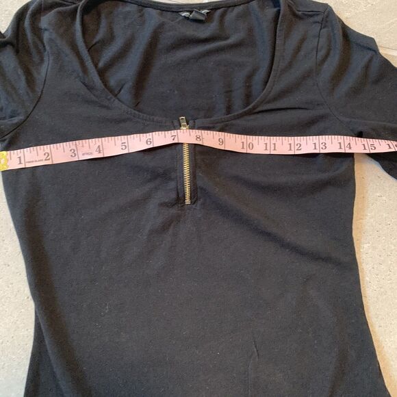 Guess Womens  Black Body Suit With Gold Zipper Size Small - Picture 2 of 5